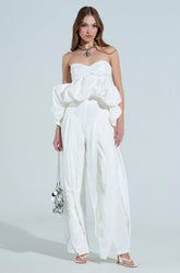 AMBER WIDE LEG PLEATED TROUSER PANT IN WHITE