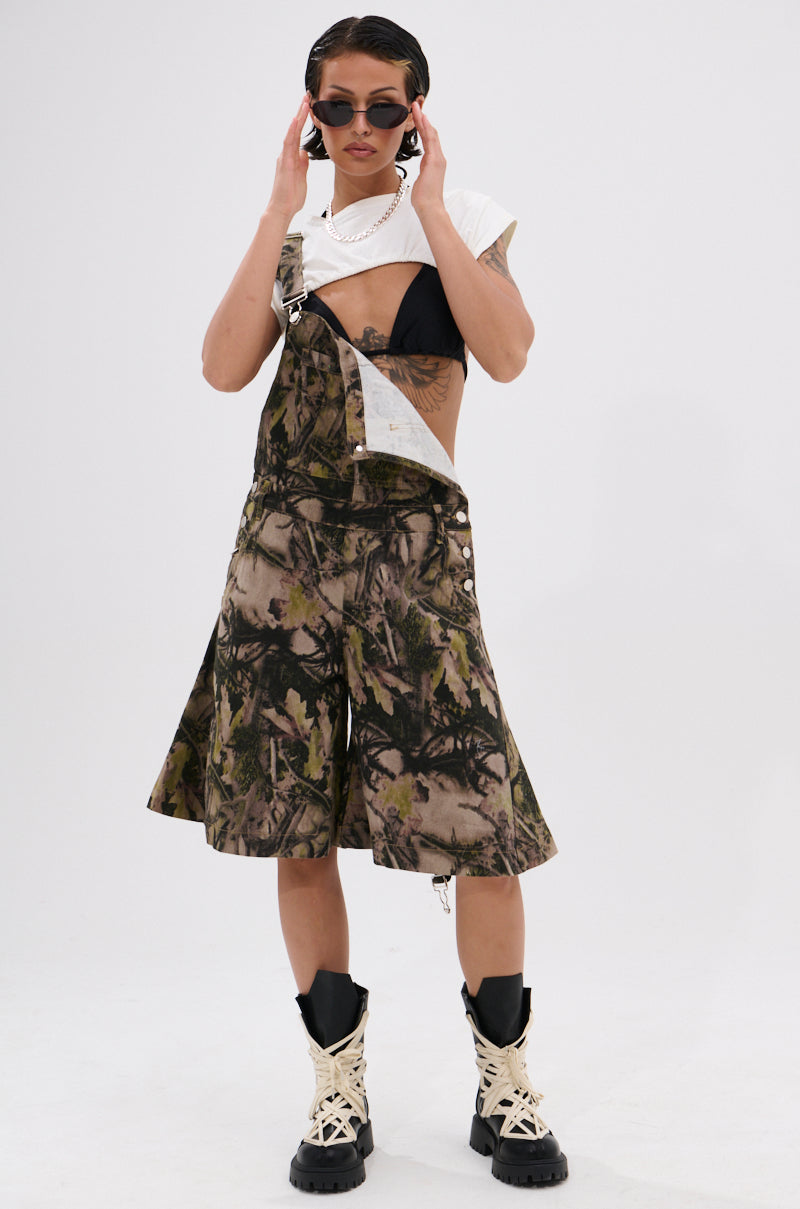CARMINE CAMO OVERSIZED OVERALL SHORTS
