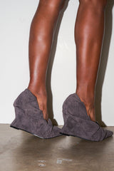 AZALEA WANG AICHA FAUX SUEDE GRAY RUCHED WEDGE PUMP