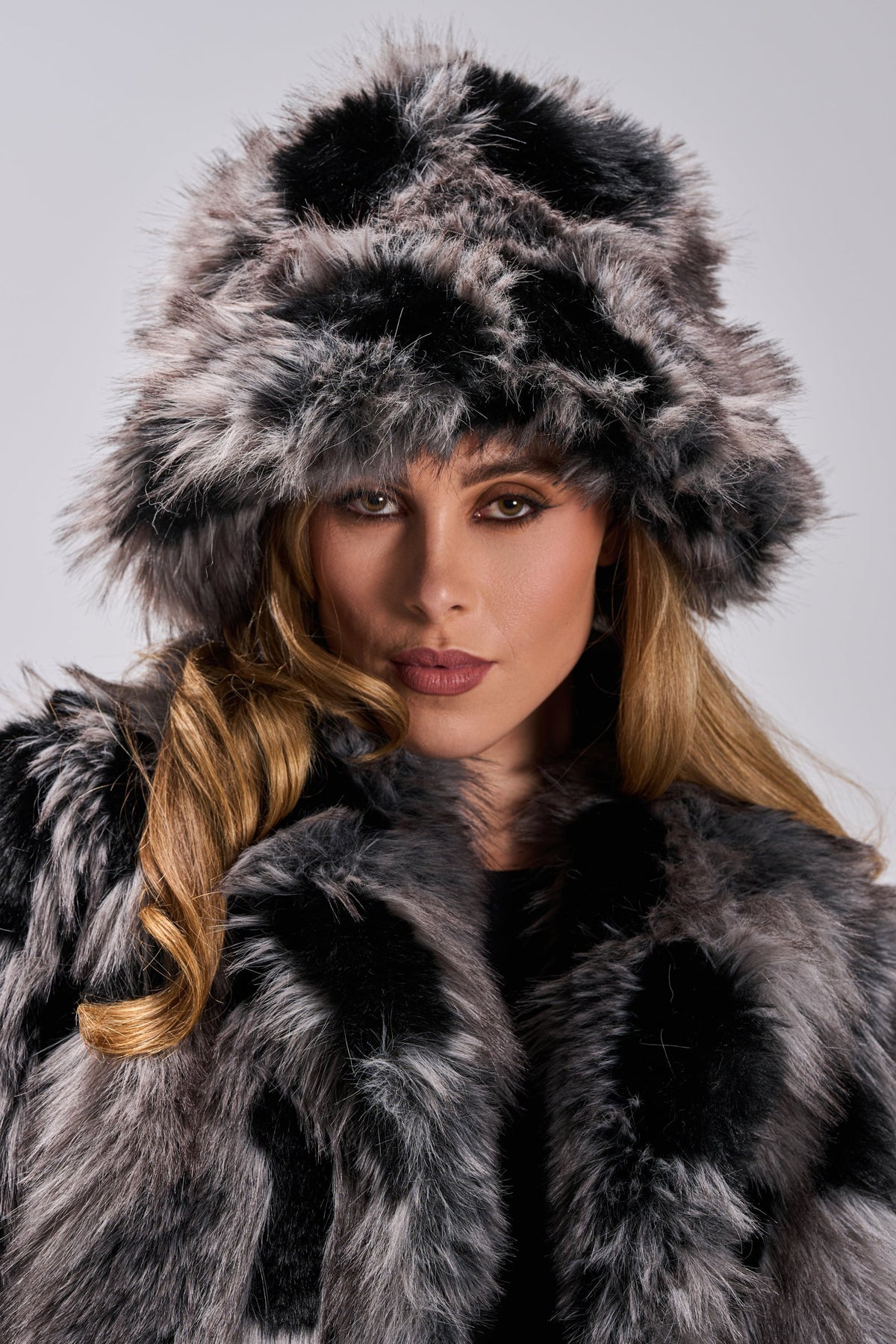 ARLO FAUX FUR BUCKET HAT
