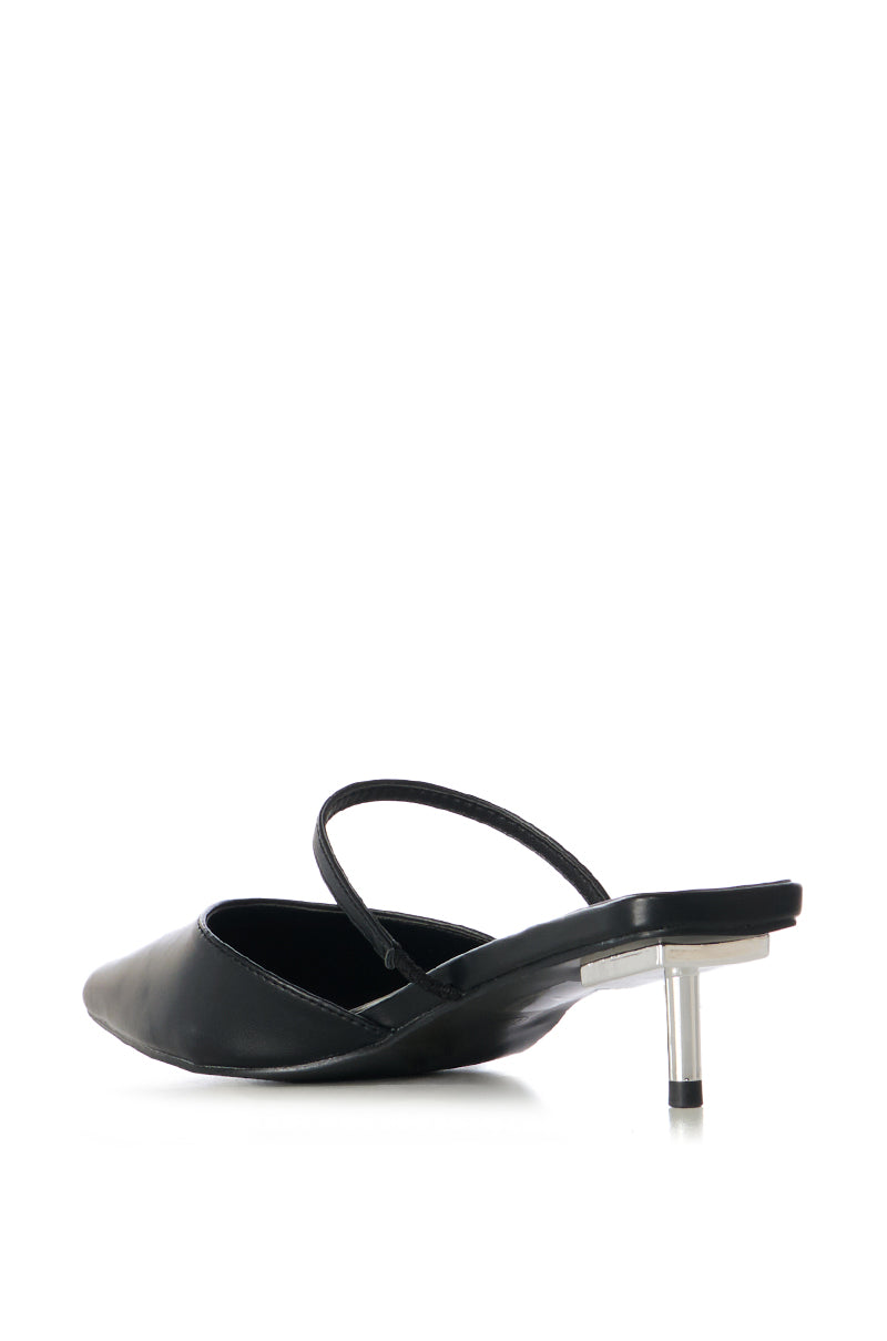 AZALEA WANG COLSON BLACK PUMP