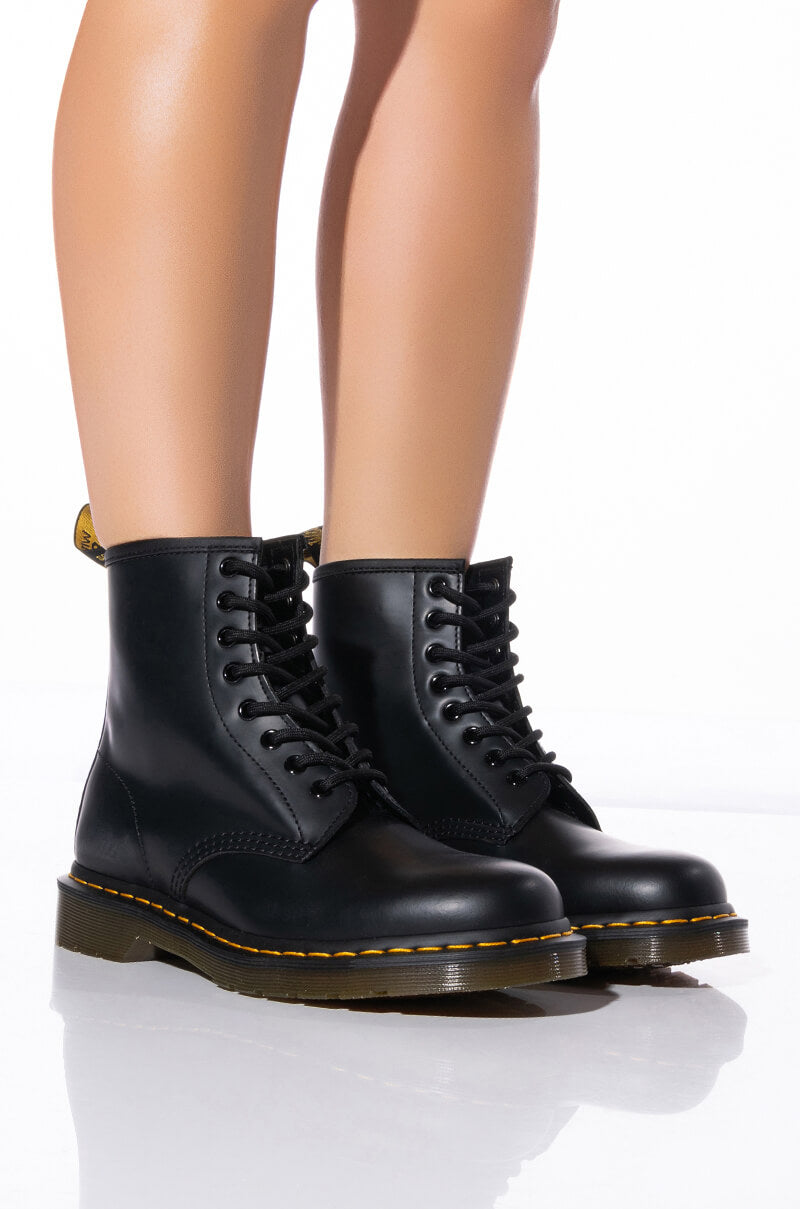 DR MARTEN 1490 SMOOTH BOOT